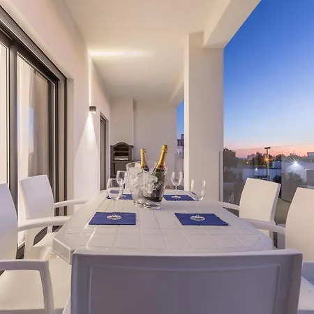 Correeira Luxury Residence T2 F - Albufeira, Pools, Wifi, Bbq, Beach البوفيرا