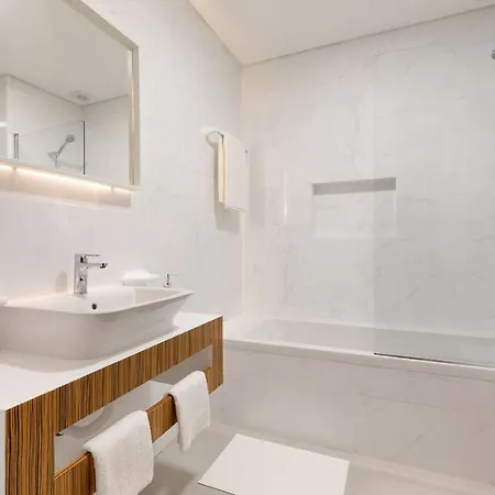 Correeira Luxury Residence T2 F - Albufeira, Pools, Wifi, Bbq, Beach شقة *